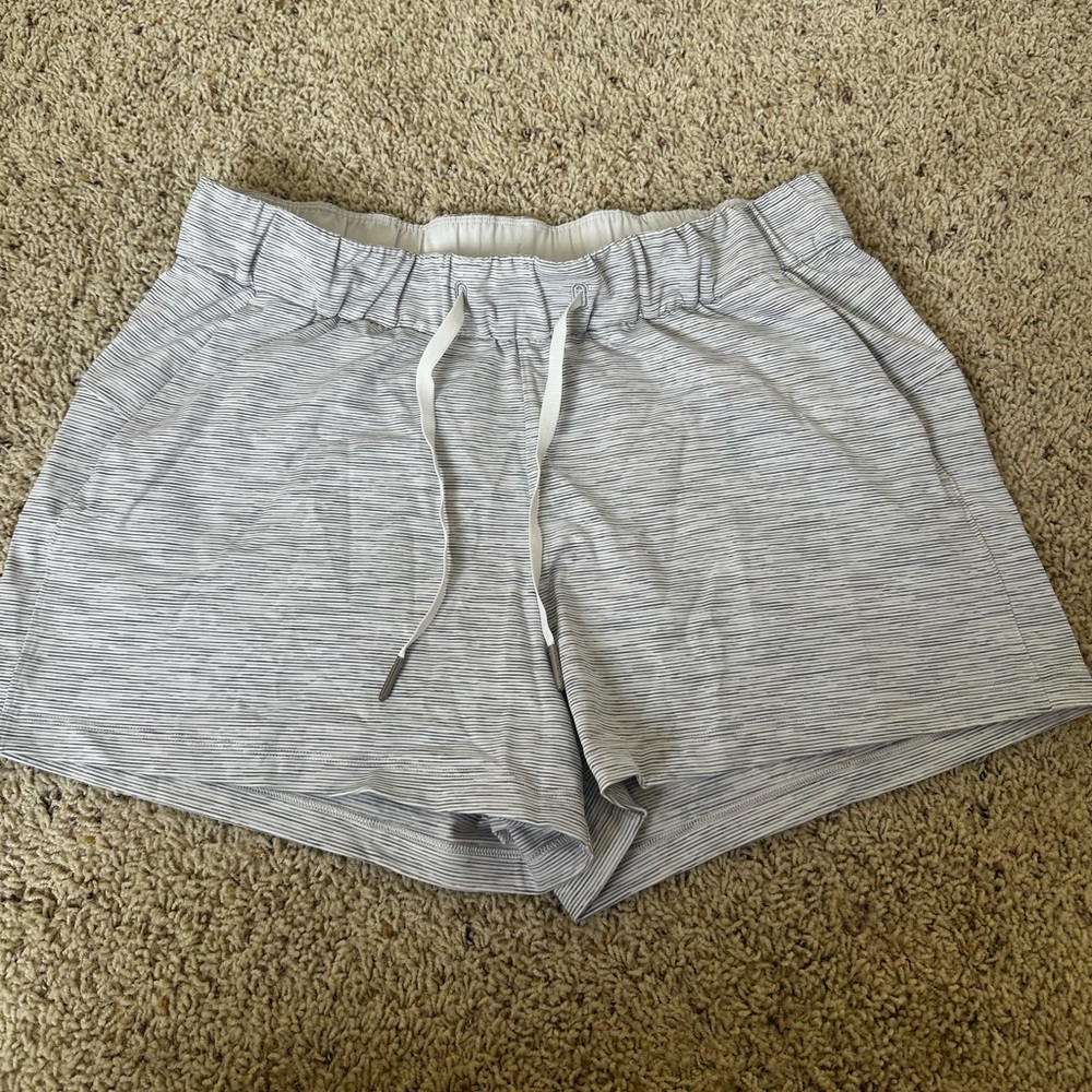Lululemon shorts size 8